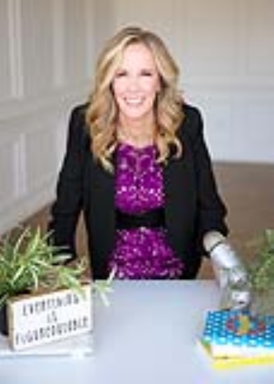 Shawna Suckow headshot 2